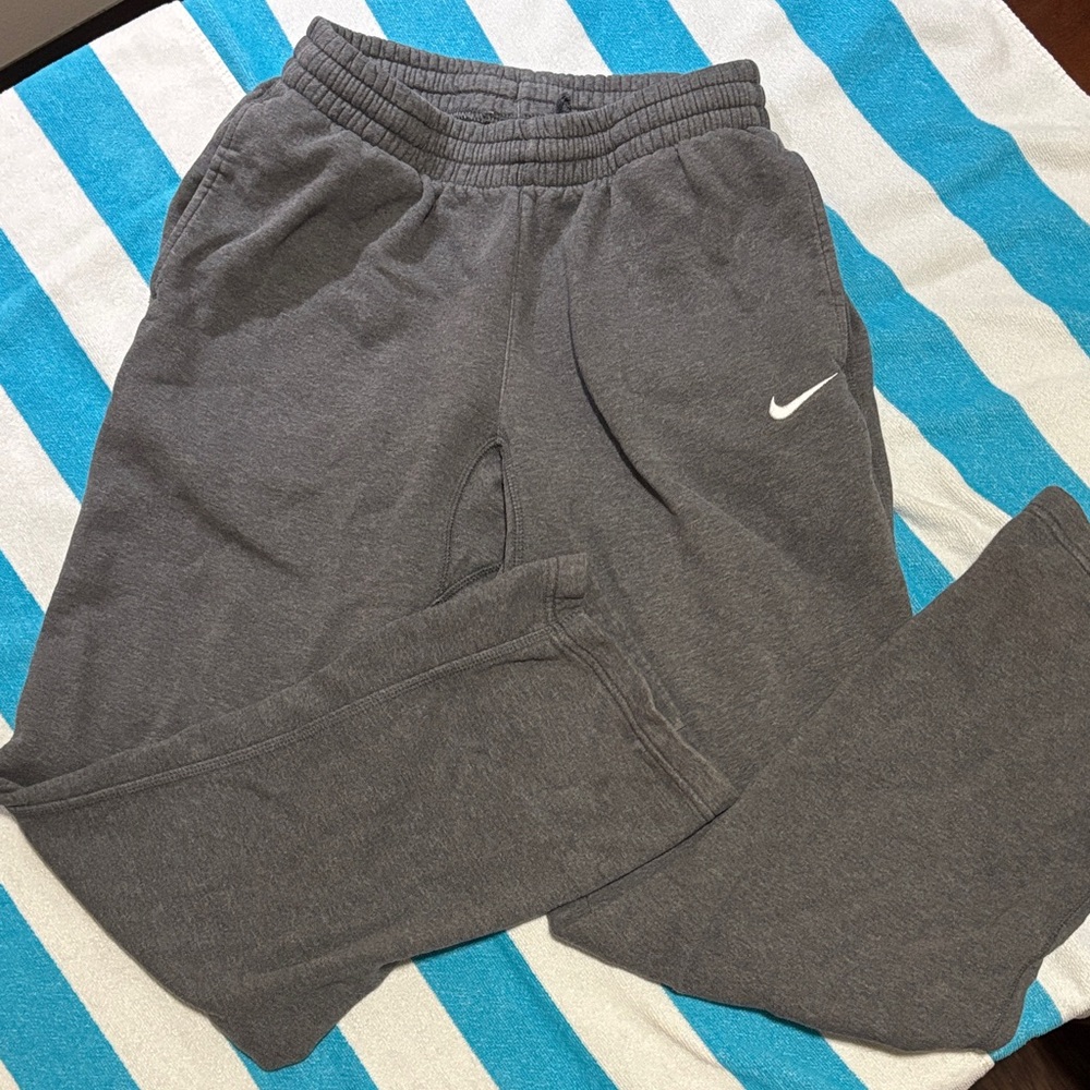 Nike Men's Gray Joggers